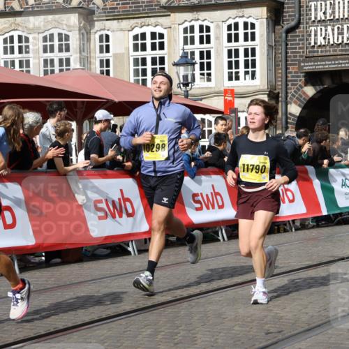 13.09.2026 - 21. swb-Marathon Bremen Strokosch-Dieckow http://msf.ph/oto/10354950 13.09.2026 10:56:12 Ziel 10243, 10298, 10374, 10550, 10690, 10703, 10952, 11510, 11790, 11972, 12061, 12108, 12143, 12484, 13565, 10184, 10211, 10322, 10443, 10670, 10675, 10699, 10844, 11256, 11280, 11317, 11570, 11693, 11795, 11844, 12452 meine-sportfotos.de