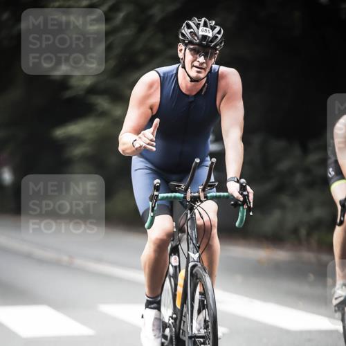13.09.2026 - Stadtparktriathlon H.Heesch http://msf.ph/oto/10354955 13.09.2026 11:11:18 Radfahren 571, 685, 688, 694 meine-sportfotos.de