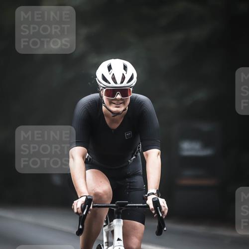 13.09.2026 - Stadtparktriathlon H.Heesch http://msf.ph/oto/10354967 13.09.2026 09:35:53 Radfahren 119, 154, 158, 197 meine-sportfotos.de