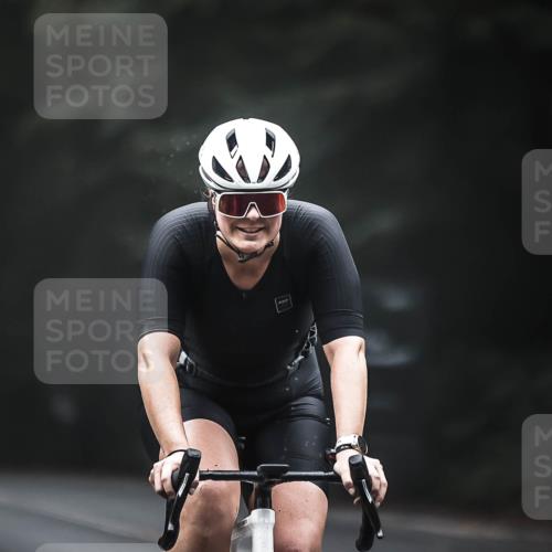 13.09.2026 - Stadtparktriathlon H.Heesch http://msf.ph/oto/10354971 13.09.2026 09:35:54 Radfahren 119, 154, 158, 197 meine-sportfotos.de