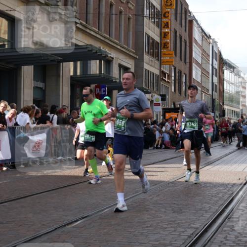13.09.2026 - 21. swb-Marathon Bremen Strokosch-Dieckow http://msf.ph/oto/10354976 13.09.2026 13:33:32 Ziel 930, 1656, 2405, 2727, 2872, 2960, 3201, 3389, 3522, 3761, 3790, 4490, 4554, 4613, 4658, 4874, 5063, 5156, 5341, 5513, 5563, 5587, 6151, 6508, 6509, 6538, 6623, 6808, 7047, 7126, 7303, 7354, 7431, 7633, 7652, 7832, 8025, 8512, 8641, 8910, 9068, 9128, 9342, 9344, 9390, 831, 1124, 2283, 2393, 2960, 2980, 3562, 4052, 4219, 4243, 4260, 4492, 4536, 4543, 4565, 5040, 5324, 5560, 5660, 5726, 5861, 5862, 5914, 6256, 6421, 6597, 6777, 6844, 6882, 6915, 6997, 7145, 7523 meine-sportfotos.de