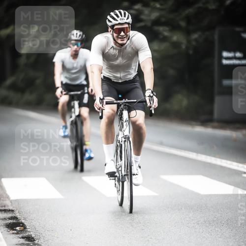 13.09.2026 - Stadtparktriathlon H.Heesch http://msf.ph/oto/10354979 13.09.2026 11:11:21 Radfahren 571, 685, 688, 694 meine-sportfotos.de