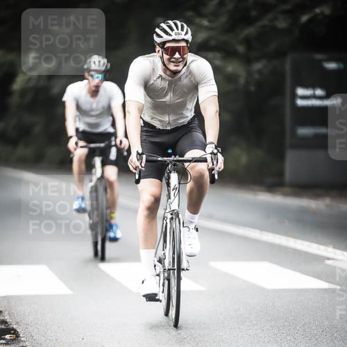 13.09.2026 - Stadtparktriathlon H.Heesch http://msf.ph/oto/10354982 13.09.2026 11:11:21 Radfahren 571, 685, 688, 694 meine-sportfotos.de