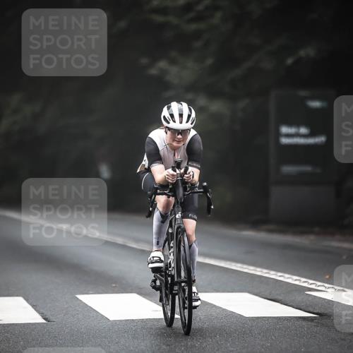13.09.2026 - Stadtparktriathlon H.Heesch http://msf.ph/oto/10354985 13.09.2026 09:35:57 Radfahren 158, 197 meine-sportfotos.de