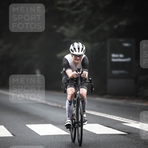 13.09.2026 - Stadtparktriathlon H.Heesch http://msf.ph/oto/10354992 13.09.2026 09:35:57 Radfahren 158, 197 meine-sportfotos.de
