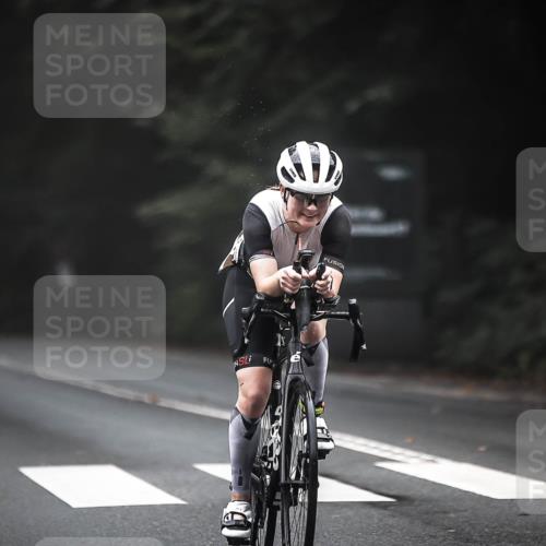 13.09.2026 - Stadtparktriathlon H.Heesch http://msf.ph/oto/10355004 13.09.2026 09:35:58 Radfahren 158, 197 meine-sportfotos.de
