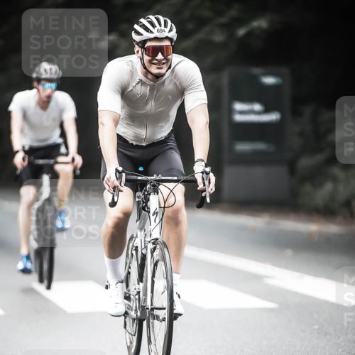 13.09.2026 - Stadtparktriathlon H.Heesch http://msf.ph/oto/10355021 13.09.2026 11:11:21 Radfahren 571, 685, 688, 694 meine-sportfotos.de