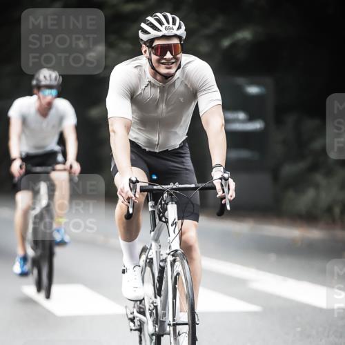 13.09.2026 - Stadtparktriathlon H.Heesch http://msf.ph/oto/10355025 13.09.2026 11:11:21 Radfahren 571, 685, 688, 694 meine-sportfotos.de
