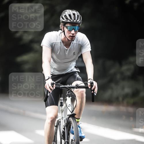 13.09.2026 - Stadtparktriathlon H.Heesch http://msf.ph/oto/10355047 13.09.2026 11:11:22 Radfahren 571, 685, 688, 694 meine-sportfotos.de