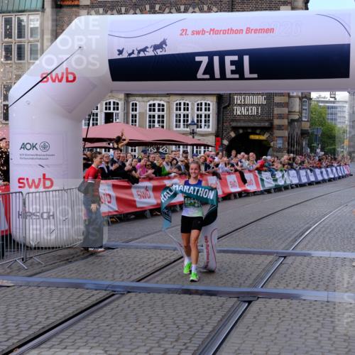 13.09.2026 - 21. swb-Marathon Bremen Tim E. http://msf.ph/oto/10355065 13.09.2026 12:46:34 Ziel 103, 1352, 8044 meine-sportfotos.de