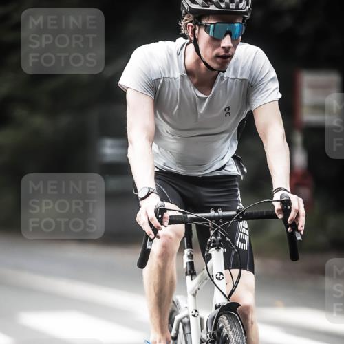 13.09.2026 - Stadtparktriathlon H.Heesch http://msf.ph/oto/10355093 13.09.2026 11:11:23 Radfahren 571, 685, 688, 694 meine-sportfotos.de