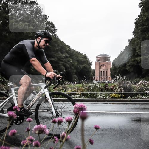 13.09.2026 - Stadtparktriathlon H.Heesch http://msf.ph/oto/10355128 13.09.2026 12:00:53 Radfahren 715, 961, 1064 meine-sportfotos.de