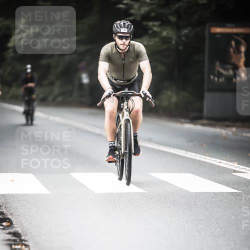 13.09.2026 - Stadtparktriathlon H.Heesch http://msf.ph/oto/10355172 13.09.2026 11:11:29 Radfahren 596, 655, 666 meine-sportfotos.de