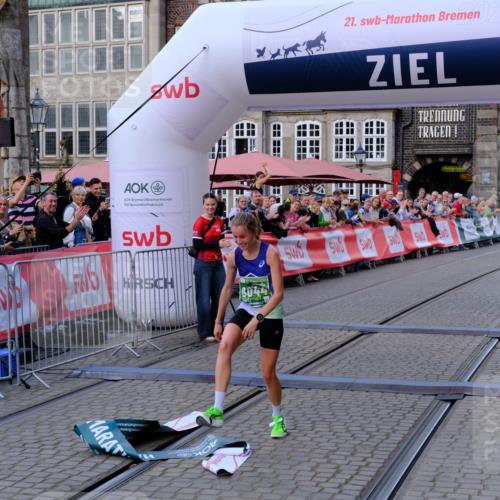 13.09.2026 - 21. swb-Marathon Bremen Tim E. http://msf.ph/oto/10355208 13.09.2026 12:46:37 Ziel 103, 1352, 1525, 8044 meine-sportfotos.de