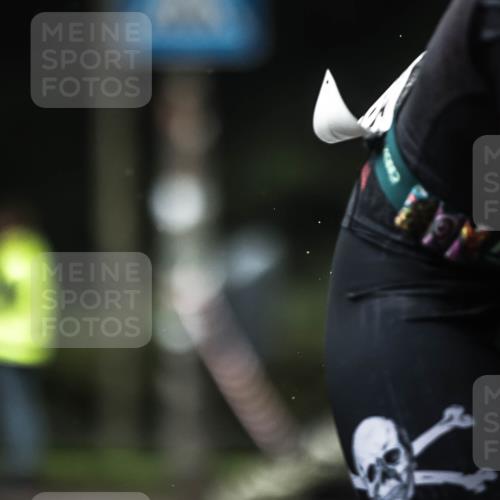 13.09.2026 - Stadtparktriathlon H.Heesch http://msf.ph/oto/10355213 13.09.2026 09:36:54 Radfahren 161, 195 meine-sportfotos.de