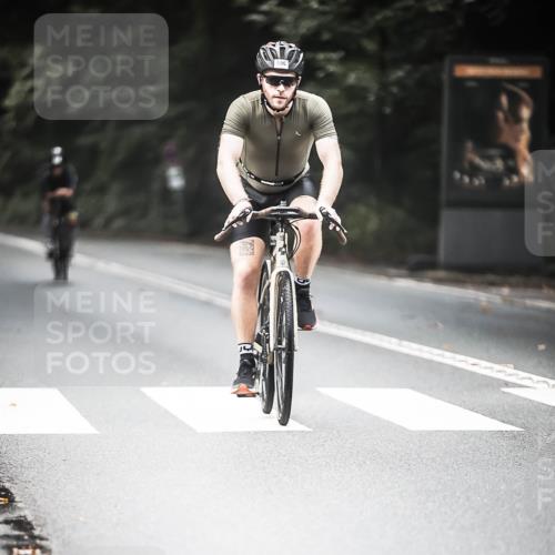 13.09.2026 - Stadtparktriathlon H.Heesch http://msf.ph/oto/10355218 13.09.2026 11:11:29 Radfahren 596, 655, 666 meine-sportfotos.de