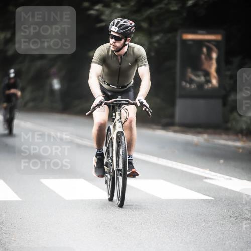 13.09.2026 - Stadtparktriathlon H.Heesch http://msf.ph/oto/10355225 13.09.2026 11:11:29 Radfahren 596, 655, 666 meine-sportfotos.de