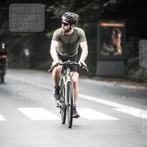13.09.2026 - Stadtparktriathlon H.Heesch http://msf.ph/oto/10355229 13.09.2026 11:11:29 Radfahren 596, 655, 666 meine-sportfotos.de