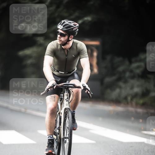 13.09.2026 - Stadtparktriathlon H.Heesch http://msf.ph/oto/10355234 13.09.2026 11:11:30 Radfahren 451, 596, 655, 666 meine-sportfotos.de