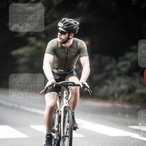 13.09.2026 - Stadtparktriathlon H.Heesch http://msf.ph/oto/10355239 13.09.2026 11:11:30 Radfahren 451, 596, 655, 666 meine-sportfotos.de