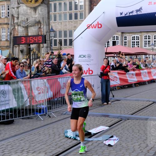 13.09.2026 - 21. swb-Marathon Bremen Tim E. http://msf.ph/oto/10355242 13.09.2026 12:46:38 Ziel 103, 1253, 1352, 1525, 8044 meine-sportfotos.de