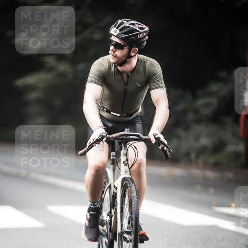 13.09.2026 - Stadtparktriathlon H.Heesch http://msf.ph/oto/10355243 13.09.2026 11:11:30 Radfahren 451, 596, 655, 666 meine-sportfotos.de