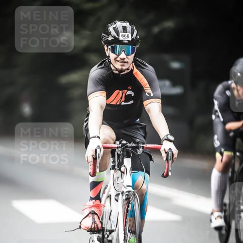 13.09.2026 - Stadtparktriathlon H.Heesch http://msf.ph/oto/10355259 13.09.2026 11:11:32 Radfahren 451, 596, 612, 655, 666 meine-sportfotos.de