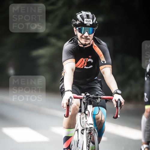 13.09.2026 - Stadtparktriathlon H.Heesch http://msf.ph/oto/10355267 13.09.2026 11:11:32 Radfahren 451, 596, 612, 655, 666 meine-sportfotos.de