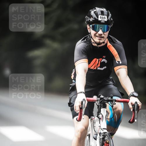 13.09.2026 - Stadtparktriathlon H.Heesch http://msf.ph/oto/10355276 13.09.2026 11:11:33 Radfahren 451, 596, 612, 655, 666 meine-sportfotos.de