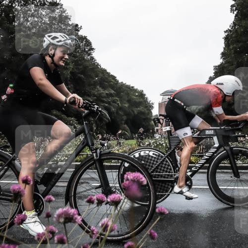 13.09.2026 - Stadtparktriathlon H.Heesch http://msf.ph/oto/10355282 13.09.2026 12:01:29 Radfahren 966, 1017, 1800 meine-sportfotos.de