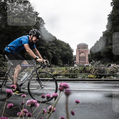 13.09.2026 - Stadtparktriathlon H.Heesch http://msf.ph/oto/10355294 13.09.2026 12:01:43 Radfahren 891, 945, 1039 meine-sportfotos.de