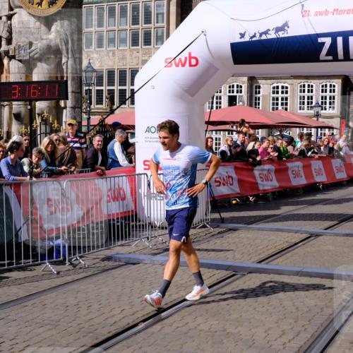 13.09.2026 - 21. swb-Marathon Bremen Tim E. http://msf.ph/oto/10355358 13.09.2026 12:47:00 Ziel 238, 574, 841, 1391 meine-sportfotos.de