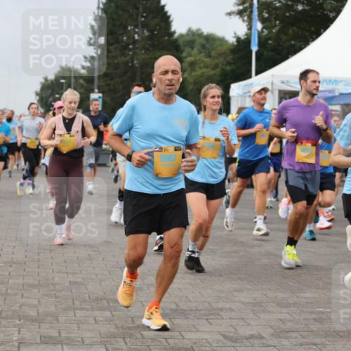 13.09.2026 - Kiel Lauf Andreas Tolksdorf http://msf.ph/oto/10355387 13.09.2026 09:58:25 Kiellinie 2627, 38, 8987, 38, 11661 meine-sportfotos.de