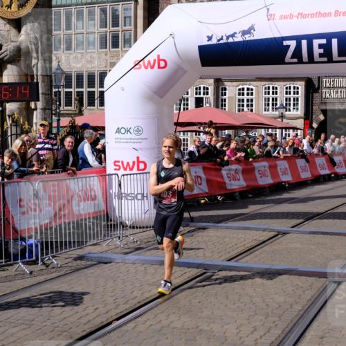 13.09.2026 - 21. swb-Marathon Bremen Tim E. http://msf.ph/oto/10355411 13.09.2026 12:47:03 Ziel 238, 574, 841, 1391 meine-sportfotos.de