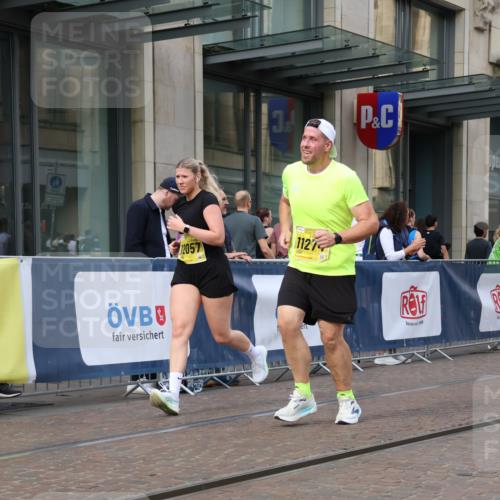 13.09.2026 - 21. swb-Marathon Bremen Strokosch-Dieckow http://msf.ph/oto/10355415 13.09.2026 11:16:12 Ziel 10242, 11181, 11200, 11274, 11385, 11573, 12057, 12102, 12158, 12539, 10474, 10665, 11026, 11081, 11139, 11200, 11217, 11264, 11448, 11549, 11573, 11613, 11768, 11940, 12046, 12151, 12306, 12539, 13508 meine-sportfotos.de