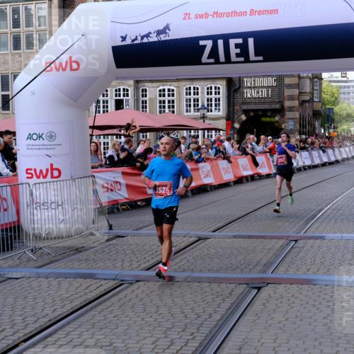 13.09.2026 - 21. swb-Marathon Bremen Tim E. http://msf.ph/oto/10355448 13.09.2026 12:47:17 Ziel 649, 7741 meine-sportfotos.de