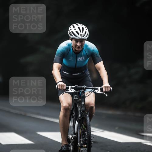 13.09.2026 - Stadtparktriathlon H.Heesch http://msf.ph/oto/10355460 13.09.2026 09:37:54 Radfahren 167, 186 meine-sportfotos.de