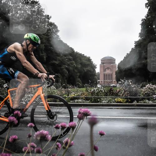 13.09.2026 - Stadtparktriathlon H.Heesch http://msf.ph/oto/10355481 13.09.2026 12:02:21 Radfahren 756, 862, 926 meine-sportfotos.de