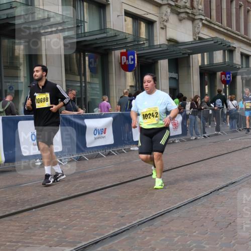 13.09.2026 - 21. swb-Marathon Bremen Strokosch-Dieckow http://msf.ph/oto/10355504 13.09.2026 11:16:14 Ziel 10242, 11274, 12057, 12102, 12158, 10474, 10665, 11026, 11081, 11139, 11181, 11200, 11217, 11264, 11385, 11448, 11549, 11573, 11613, 11768, 11940, 12046, 12151, 12306, 12539, 13508 meine-sportfotos.de