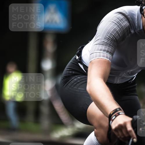 13.09.2026 - Stadtparktriathlon H.Heesch http://msf.ph/oto/10355545 13.09.2026 09:38:16 Radfahren 146, 156, 179, 193, 205 meine-sportfotos.de