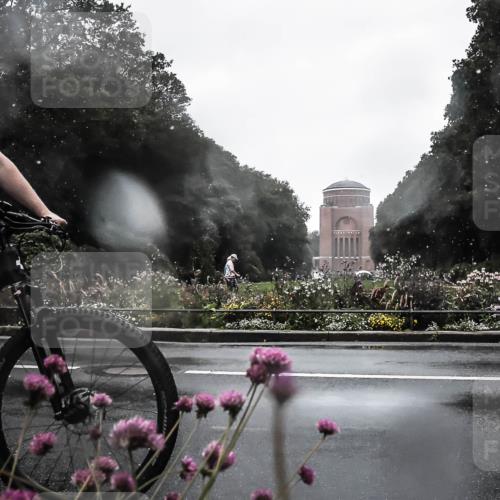 13.09.2026 - Stadtparktriathlon H.Heesch http://msf.ph/oto/10355547 13.09.2026 12:02:39 Radfahren 854, 860, 946, 1029 meine-sportfotos.de