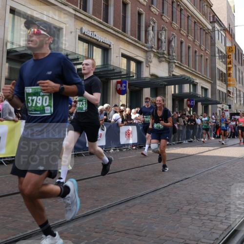13.09.2026 - 21. swb-Marathon Bremen Strokosch-Dieckow http://msf.ph/oto/10355565 13.09.2026 13:33:46 Ziel 1364, 1656, 2355, 2464, 2727, 3162, 3389, 3522, 3632, 3790, 3984, 4613, 5265, 5341, 5489, 5513, 5563, 5587, 5768, 6090, 6151, 6350, 6405, 6509, 6623, 7047, 7113, 7303, 7354, 7431, 7897, 7988, 8025, 8512, 8641, 8870, 8910, 9100, 9905, 10058, 13118, 930, 2405, 2872, 2960, 3201, 3562, 3761, 4219, 4490, 4543, 4554, 4658, 4874, 5063, 5156, 5513, 5726, 6256, 6508, 6538, 6597, 6808, 6844, 6882, 6997, 7126, 7523, 7633 meine-sportfotos.de