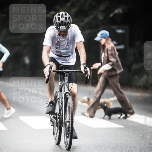 13.09.2026 - Stadtparktriathlon H.Heesch http://msf.ph/oto/10355652 13.09.2026 11:11:47 Radfahren 493, 498, 618 meine-sportfotos.de