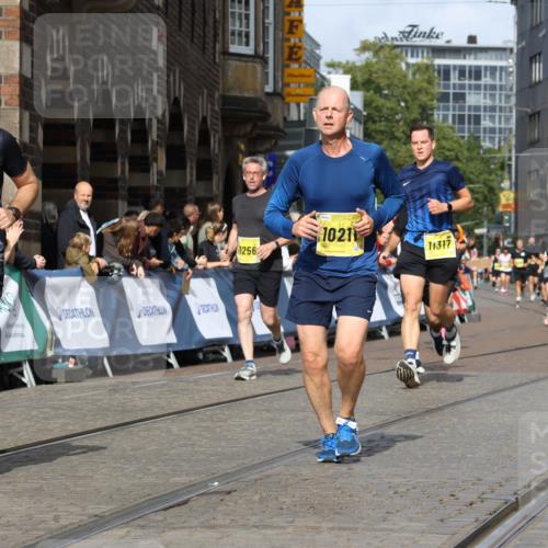 13.09.2026 - 21. swb-Marathon Bremen Strokosch-Dieckow http://msf.ph/oto/10355665 13.09.2026 10:56:30 Ziel 10246, 10298, 10322, 10365, 10443, 10670, 10699, 10949, 10957, 10960, 11219, 11280, 11570, 11693, 11782, 11790, 12452, 12476, 13565, 10240, 10372, 10486, 10540, 10721, 10771, 10824, 10888, 10936, 11064, 11069, 11349, 11407, 11474, 11601, 11911, 11996, 12543 meine-sportfotos.de