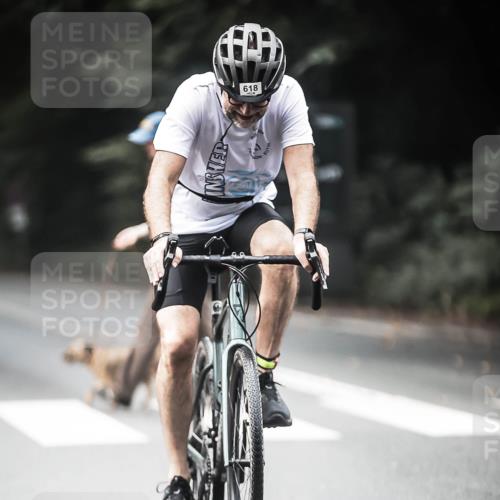 13.09.2026 - Stadtparktriathlon H.Heesch http://msf.ph/oto/10355668 13.09.2026 11:11:47 Radfahren 493, 498, 618 meine-sportfotos.de