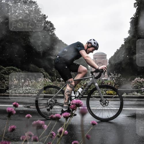 13.09.2026 - Stadtparktriathlon H.Heesch http://msf.ph/oto/10355679 13.09.2026 12:02:55 Radfahren 758, 856, 925, 1059 meine-sportfotos.de