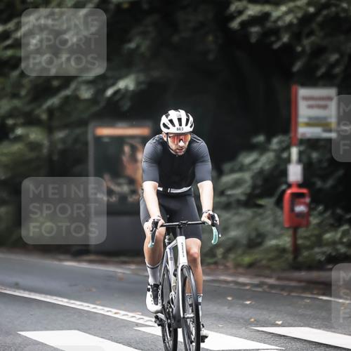 13.09.2026 - Stadtparktriathlon H.Heesch http://msf.ph/oto/10355693 13.09.2026 11:11:57 Radfahren 423, 603 meine-sportfotos.de