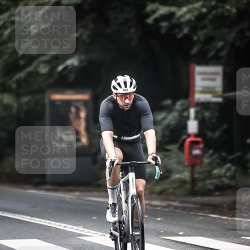 13.09.2026 - Stadtparktriathlon H.Heesch http://msf.ph/oto/10355699 13.09.2026 11:11:57 Radfahren 423, 603 meine-sportfotos.de
