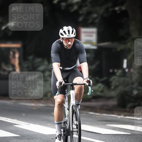 13.09.2026 - Stadtparktriathlon H.Heesch http://msf.ph/oto/10355708 13.09.2026 11:11:57 Radfahren 423, 603 meine-sportfotos.de