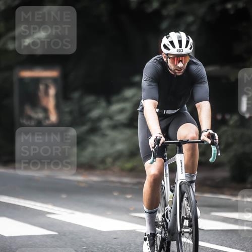 13.09.2026 - Stadtparktriathlon H.Heesch http://msf.ph/oto/10355712 13.09.2026 11:11:57 Radfahren 423, 603 meine-sportfotos.de